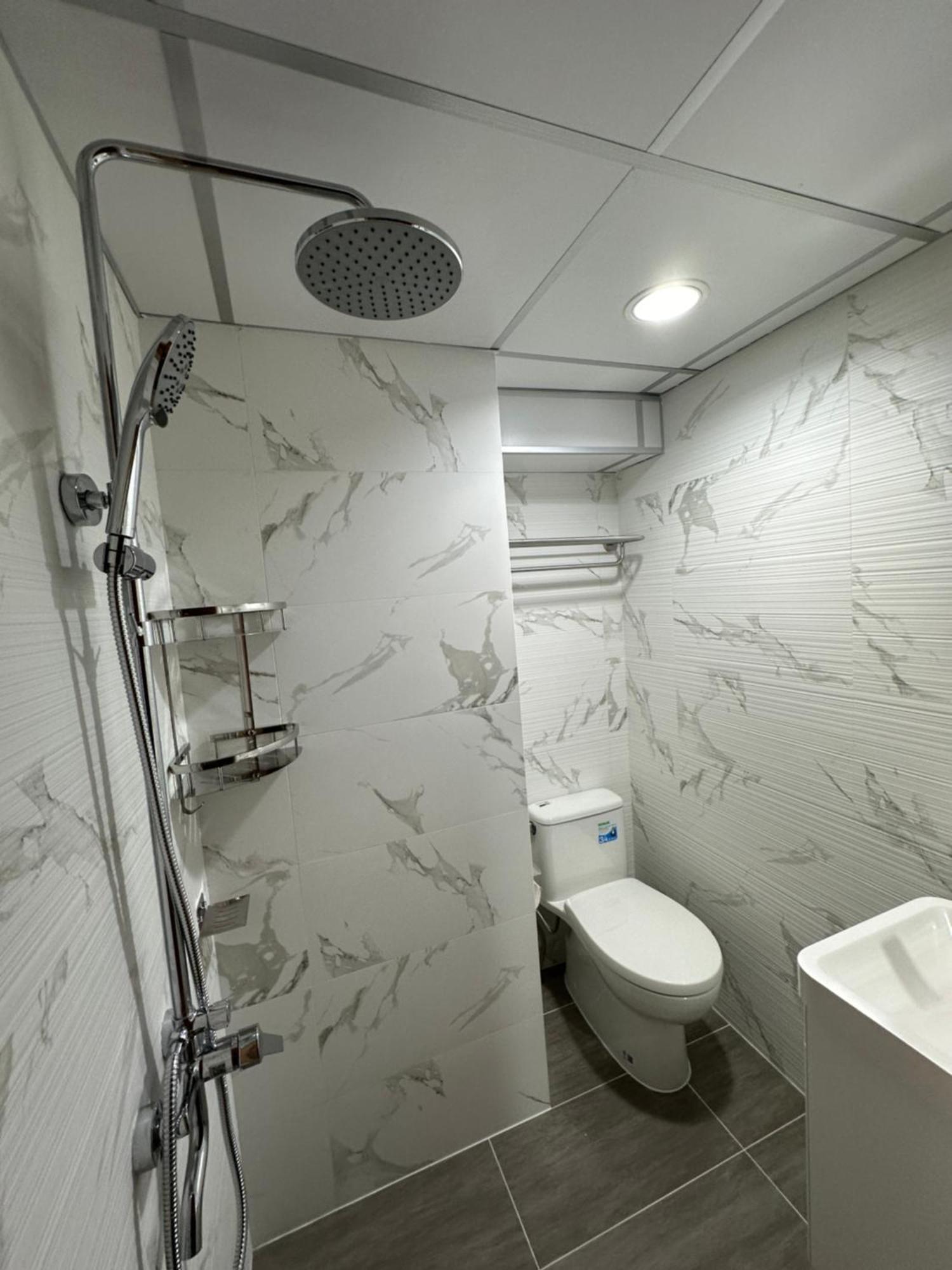 Renovated Loft Style Condo Bangkok Buitenkant foto